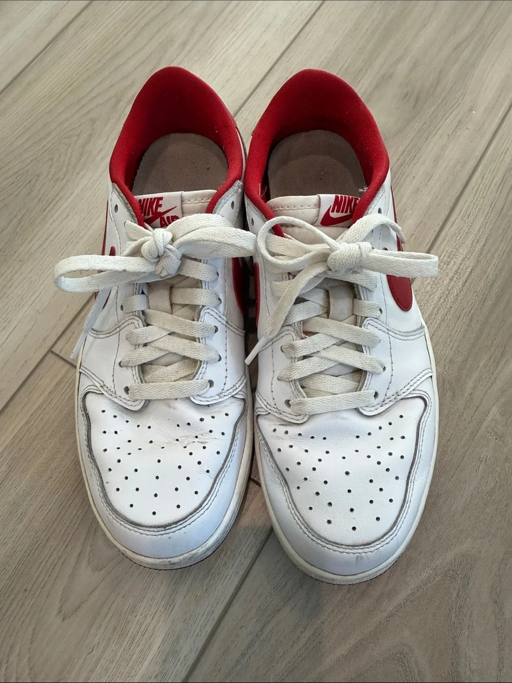Nike White and Red Low-Top Sneakers